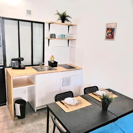 Poseidon Centre Apartment *